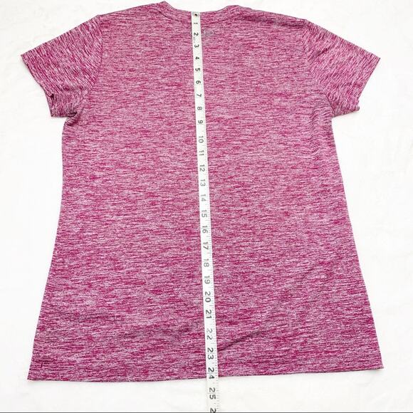 UNDER ARMOUR Red Heatgear Short Sleeved V-neck Tee size Small - Picture 6 of 8